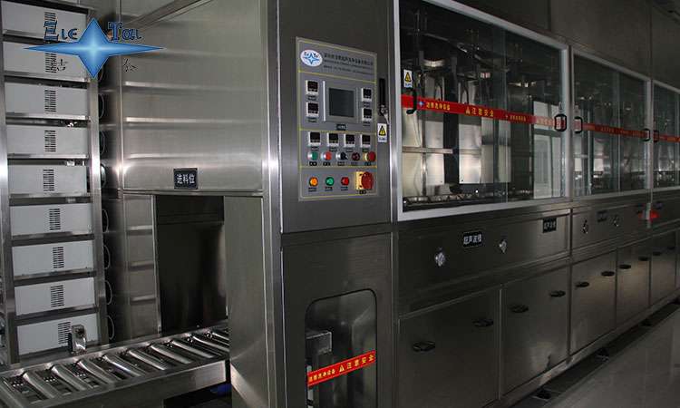 超聲波清洗技術(shù)在化學(xué)實驗中的應(yīng)用與優(yōu)勢 超聲波清洗技術(shù)在化學(xué)實驗中的應(yīng)用與優(yōu)勢